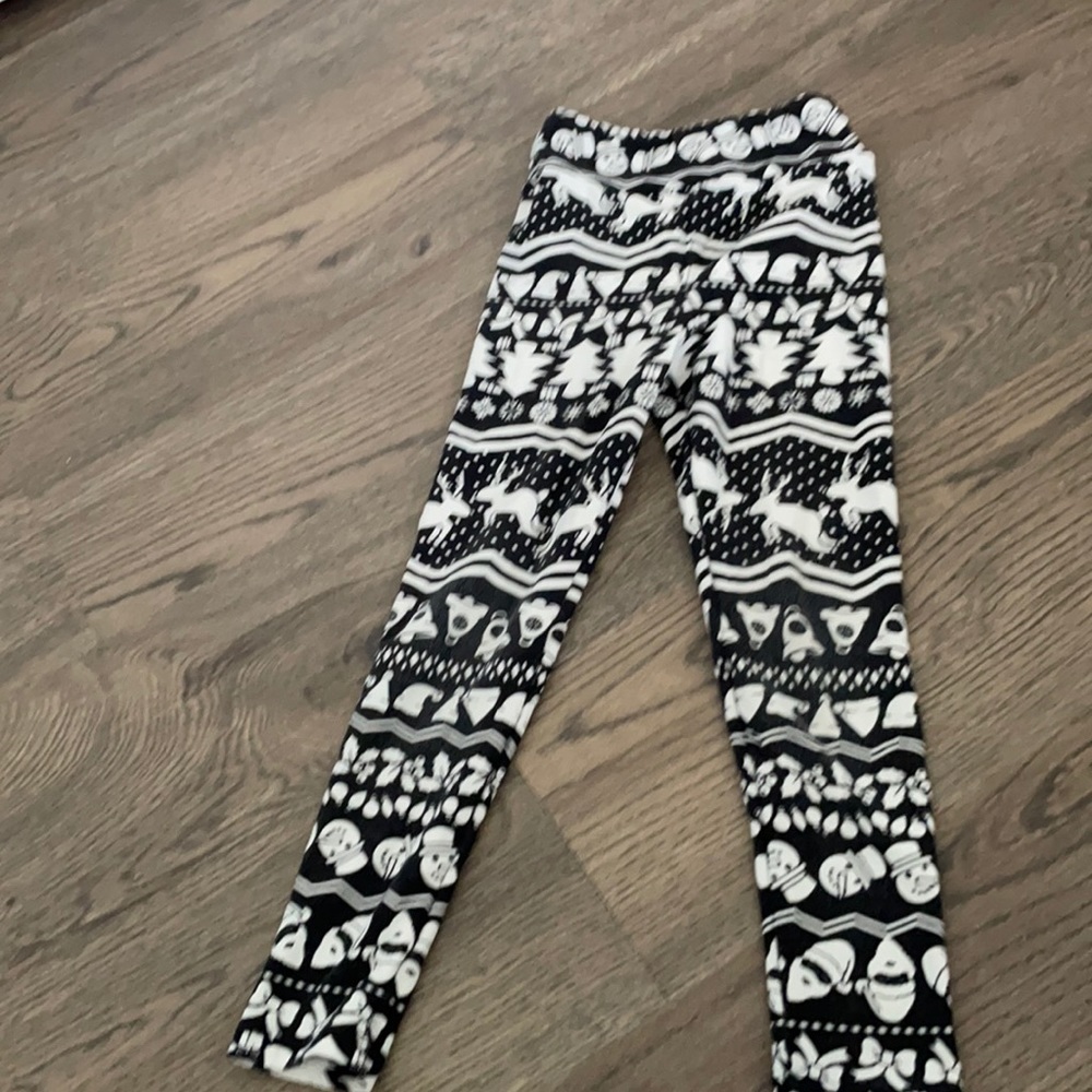 Girls lularoe Xmas leggings